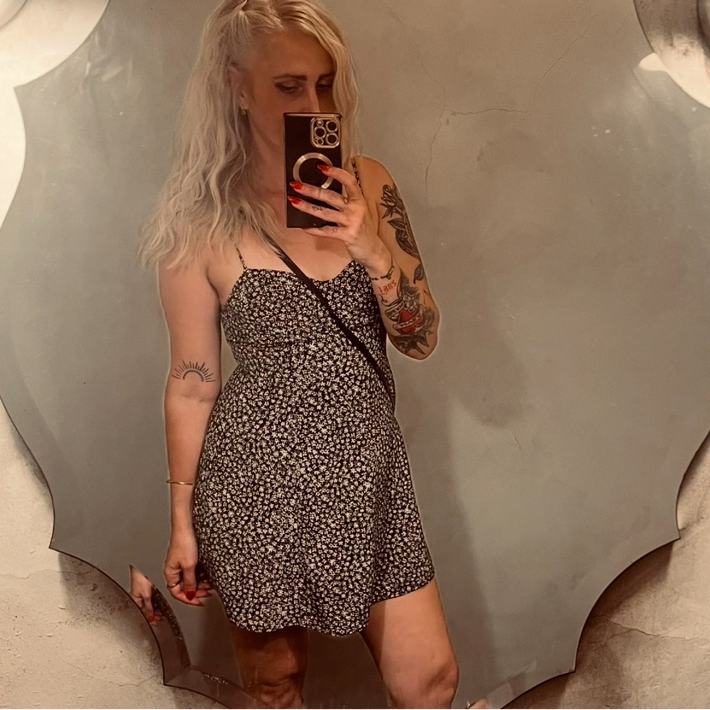 Forever 21 Black and White Floral Dress with Shoulder Ties (SMALL-worn once!)
